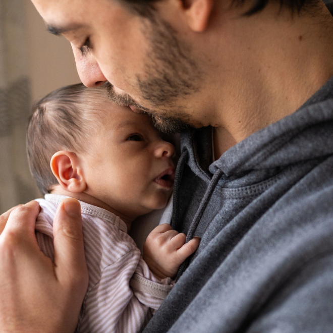 Accompagner les pères, de l’annonce de la grossesse jusqu’à l’accouchement