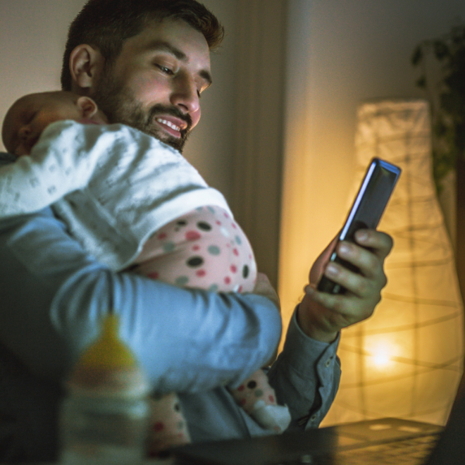 Un nouveau projet-pilote pour aider les pères à mieux concilier famille, travail et études